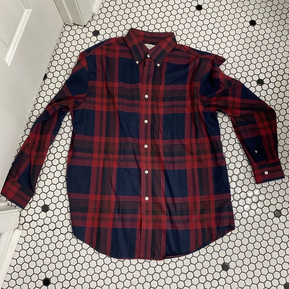 Turnbury button Down Shirt size large